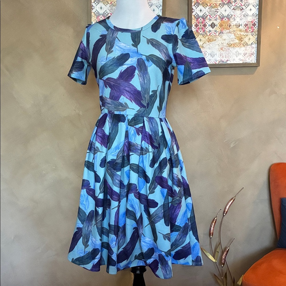 LuLaRoe Amelia Light Blue Feather-Print Short Sleeve Fit & Flare Mini Dress